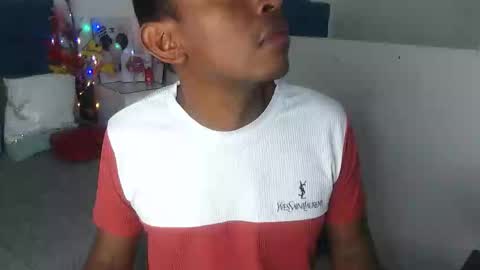 adam_morgan2 online show from 11/30/25, 08:29