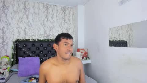 adam_morgan2 online show from 12/15/25, 01:37