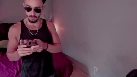 Snapshot of adam_scar chatting on 09/30/25, 06:35 Hello welcome 3 online show from 09/30/25, 06:35