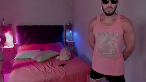 Snapshot of adam_scar chatting on 10/16/25, 06:20 Hello welcome 3 online show from 10/16/25, 06:20