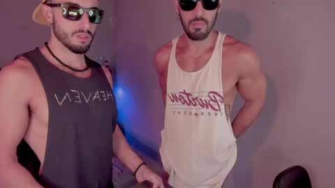 Snapshot of adam_scar chatting on 11/21/25, 06:06 Hello welcome 3 online show from 11/21/25, 06:06