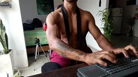 Adam Valencia online show from 04/17/26, 03:48