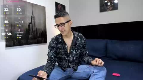 adam_walker_1 online show from 03/22/26, 04:21