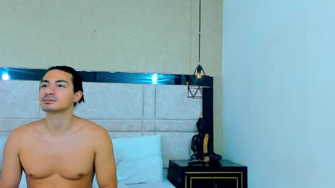 adam and Sara online show from 04/08/26, 01:44