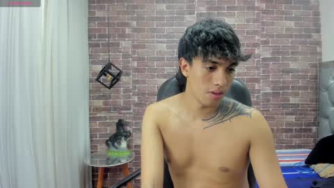 Snapshot of adamcoox chatting on 12/22/24, 03:11 Adam online show from 12/22/24, 03:11