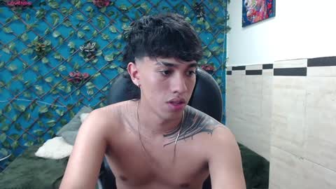 Snapshot of adamcoox chatting on 12/24/24, 10:55 Adam online show from 12/24/24, 10:55