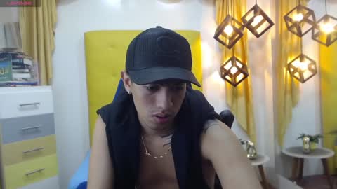 Snapshot of adamcoox chatting on 01/23/25, 08:25 Adam online show from 01/23/25, 08:25