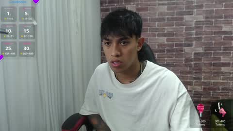 Snapshot of adamcoox chatting on 02/07/25, 04:48 Adam online show from 02/07/25, 04:48