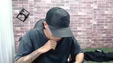 Snapshot of adamcoox chatting on 02/22/25, 04:40 Adam online show from 02/22/25, 04:40