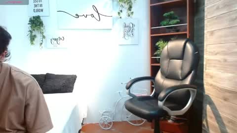 Snapshot of adamcoox chatting on 04/29/26, 01:53 Adam online show from 04/29/26, 01:53