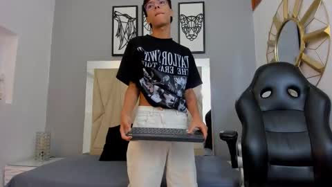 Adams Bobby online show from 11/18/25, 11:47