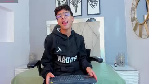 Adams Bobby online show from 11/30/25, 11:25