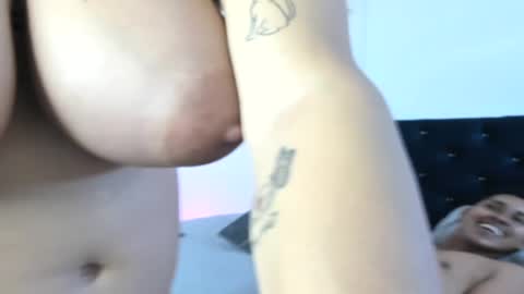 ADAMS Y NIKI online show from 12/17/24, 08:10