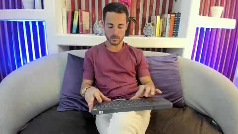 Im Adams Sanz online show from 02/14/26, 07:10