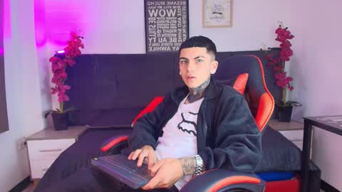 AdamsWalkerr  online show from 03/03/26, 12:11