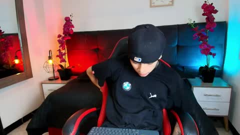 AdamsWalkerr  online show from 03/30/26, 12:28