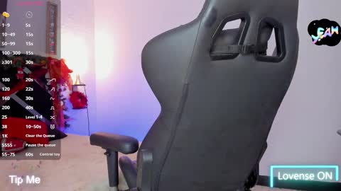 Snapshot of adan_oriol chatting on 12/17/25, 07:42 Adan Oriol online show from 12/17/25, 07:42