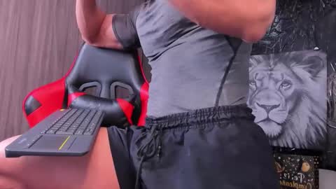 Adan Sin online show from 11/18/25, 04:22