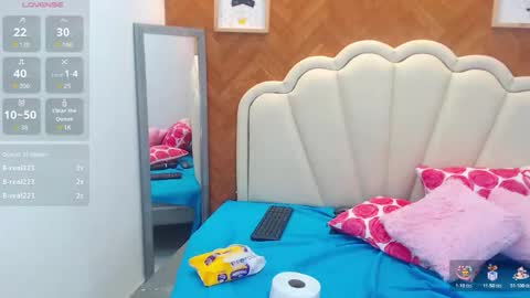 adarose_ online show from 11/23/25, 10:48