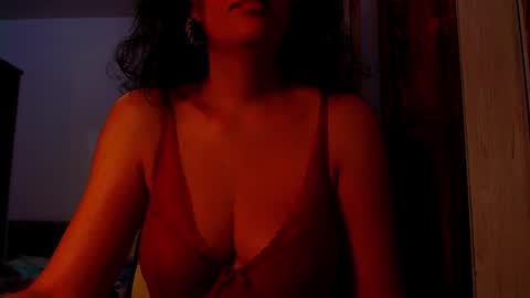 Snapshot of addicted2uts chatting on 11/05/25, 11:27 amy online show from 11/05/25, 11:27