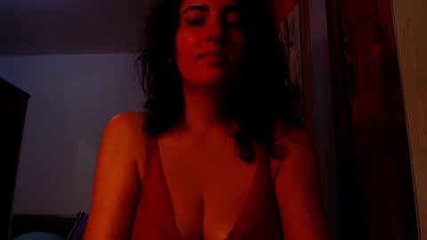 Snapshot of addicted2uts chatting on 11/06/25, 01:56 amy online show from 11/06/25, 01:56