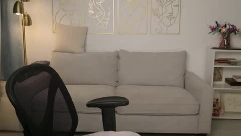 Addison Rose  I am currently away for the holiday weekend. Streams start again on 1242024. Enjoy the holiday online show from 03/21/26, 01:32