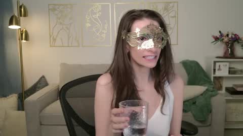 Addison Rose  I am currently away for the holiday weekend. Streams start again on 1242024. Enjoy the holiday online show from 04/11/26, 01:54