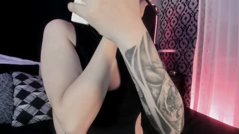 Snapshot of adeelinee chatting on 02/12/26, 08:04 Ade online show from 02/12/26, 08:04