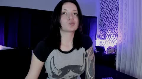 Snapshot of adeelinee chatting on 05/11/26, 08:06 Ade online show from 05/11/26, 08:06