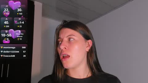 Adela Parker  online show from 01/06/25, 10:47