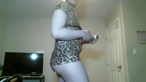 Snapshot of adelaideweight chatting on 01/01/25, 05:00 adelaideweight online show from 01/01/25, 05:00