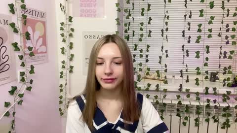 Snapshot of adele0_0 chatting on 12/19/24, 02:46 Adele online show from 12/19/24, 02:46