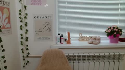 Snapshot of adele0_0 chatting on 02/16/25, 01:05 Adele online show from 02/16/25, 01:05