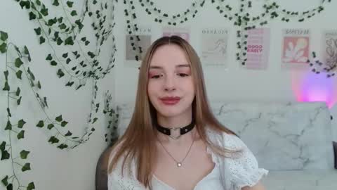 Snapshot of adele0_0 chatting on 02/22/25, 11:13 Adele online show from 02/22/25, 11:13