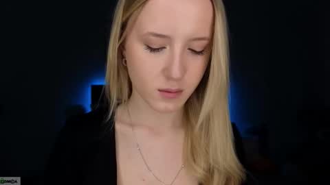 Snapshot of adele_armas chatting on 02/08/26, 08:45 Adele online show from 02/08/26, 08:45