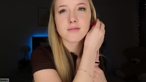 Snapshot of adele_armas chatting on 02/21/26, 09:05 Adele online show from 02/21/26, 09:05