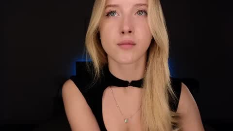 Snapshot of adele_armas chatting on 07/19/26, 08:34 Adele online show from 07/19/26, 08:34