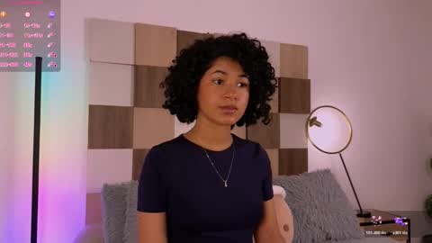 Snapshot of adele_carter_ chatting on 11/07/25, 11:32 Andrea online show from 11/07/25, 11:32