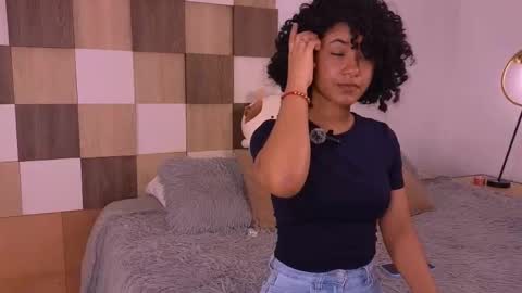 Snapshot of adele_carter_ chatting on 12/22/25, 03:31 Andrea online show from 12/22/25, 03:31