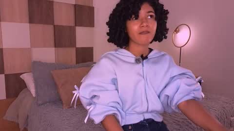 Snapshot of adele_carter_ chatting on 01/14/26, 02:44 Andrea online show from 01/14/26, 02:44