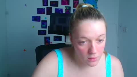 Adele online show from 11/25/25, 01:00