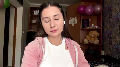 Snapshot of adeleapel chatting on 02/24/26, 06:11 Poly online show from 02/24/26, 06:11