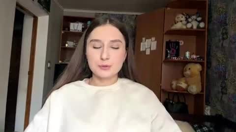 Poly online show from 04/09/26, 11:48