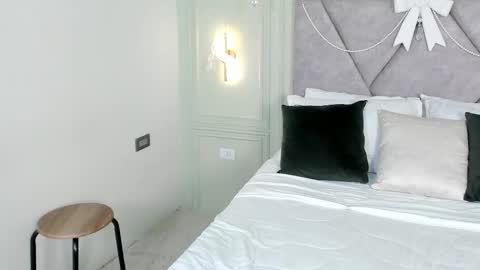 Adeele Brooke online show from 01/06/26, 07:50