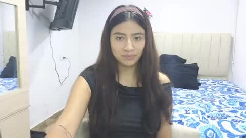 adellein foxx online show from 07/16/26, 01:55