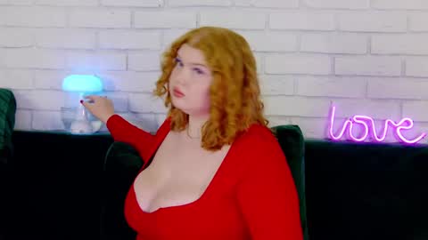 adelemoor online show from 03/07/25, 12:37