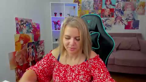 Snapshot of adeleravelle chatting on 07/03/26, 05:14 AdeleRavelle online show from 07/03/26, 05:14