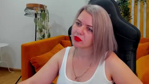 Snapshot of adeleravelle chatting on 07/09/26, 05:11 AdeleRavelle online show from 07/09/26, 05:11