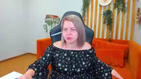 Snapshot of adeleravelle chatting on 08/09/26, 05:12 AdeleRavelle online show from 08/09/26, 05:12