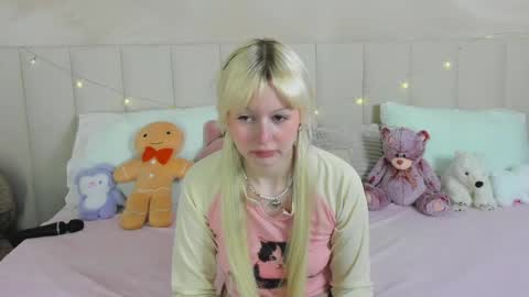 adelesilvy online show from 06/02/26, 01:51